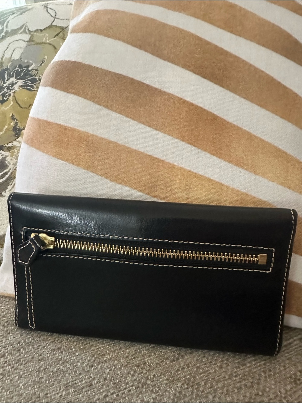 Dooney & Bourke Black Leather Satchel with Matching Continental Wallet - Picture 15 of 16